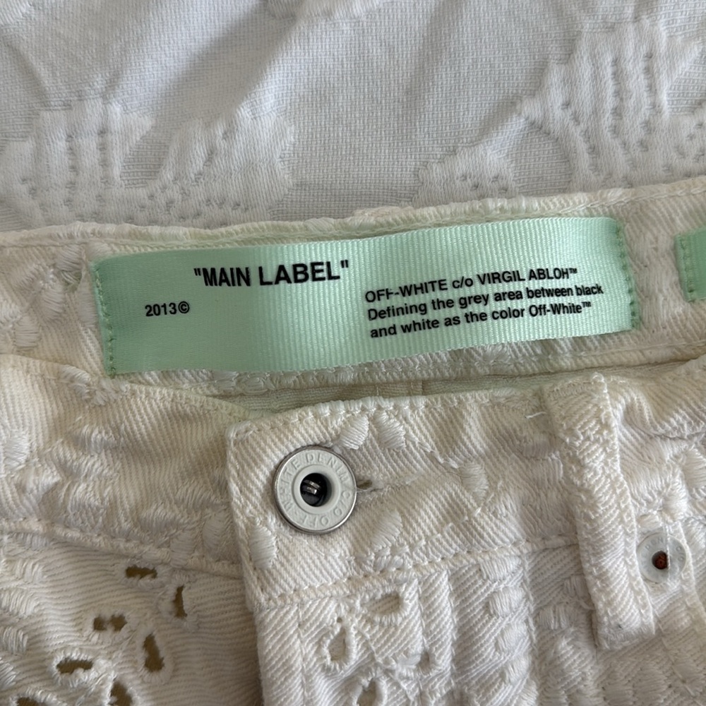 Off-White Women's Eyelet Jean Shorts white - Picture 5 of 6